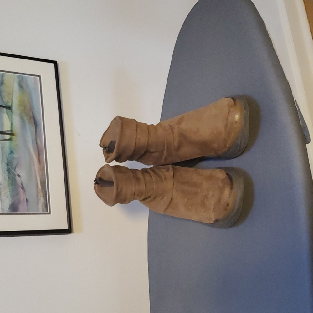 CURATED BY RUA'H KIBRIYA: Tan Faux Suede Zip Booties EUC